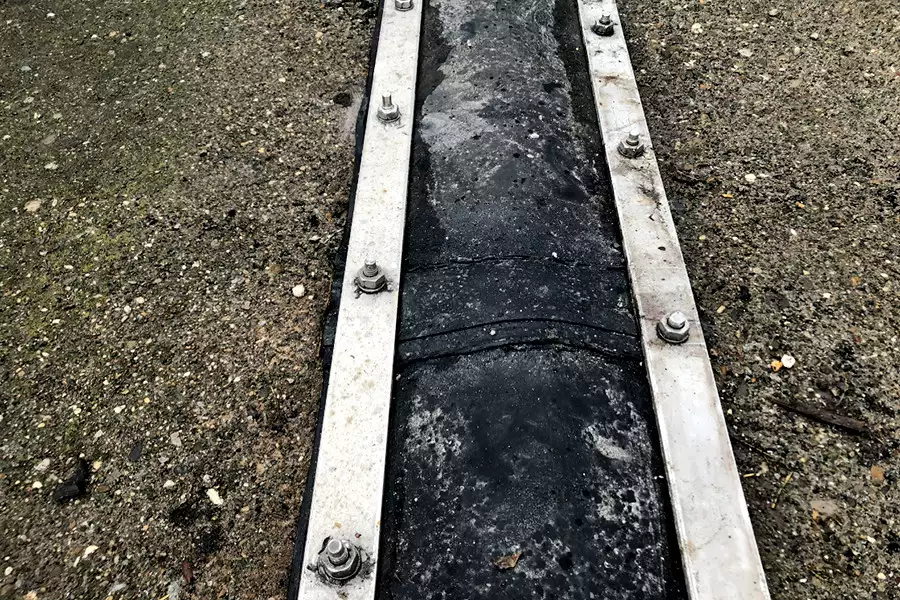 RIZ Fug 6 auf einer Baustelle RIZ Fug 6 auf einer Baustelle